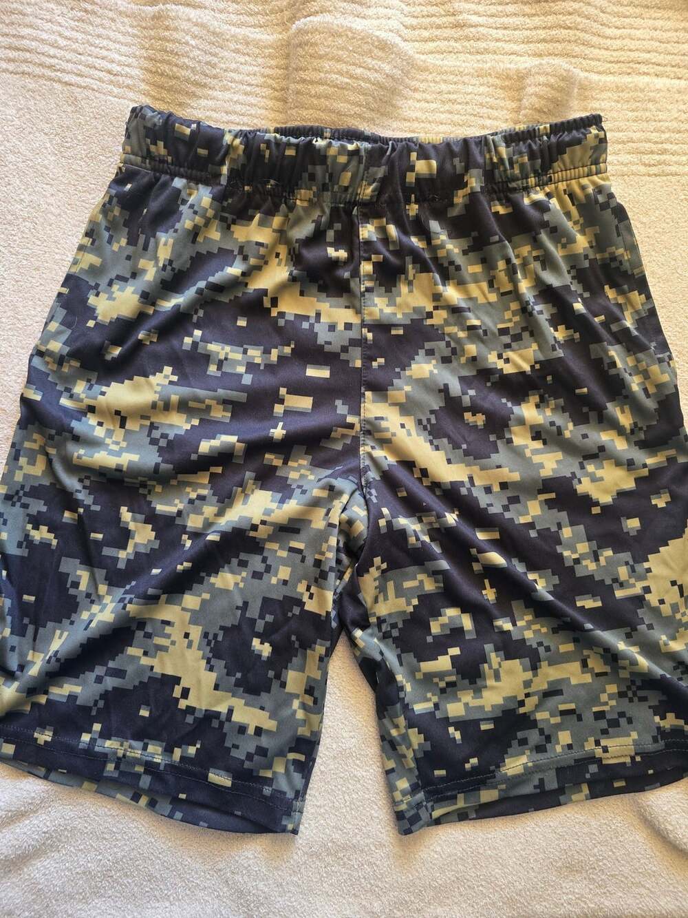 Athletic Works DriWorks Shorts Size XL (14-16) Digital Camouflage